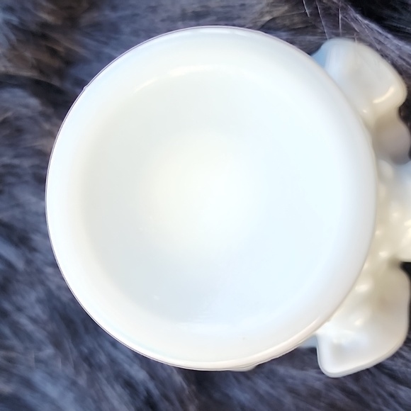 VINTAGE HOBNAIL MILK GLASS FLUTED RAFFLE VASE . - Picture 4 of 6